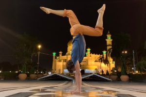 Unglaubliche Handstandskills gesammelt in einem Video