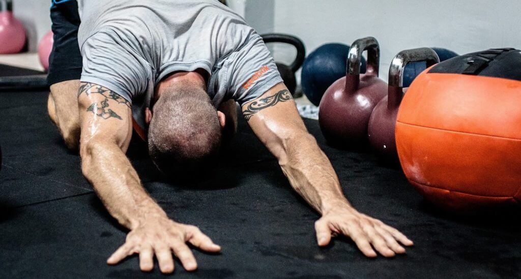 Schultern aufdehnen für den Handstand